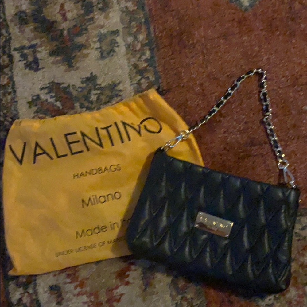 By Mario Valentino